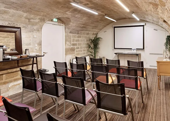 Western Aramis Saint Germain